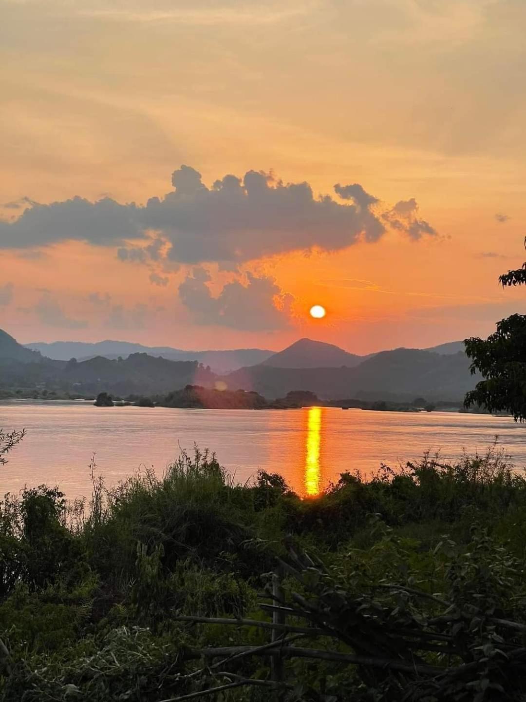 Апартаменты Mekong Backpackers Пакбенг Экстерьер фото