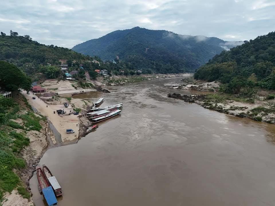 Апартаменты Mekong Backpackers Пакбенг Экстерьер фото