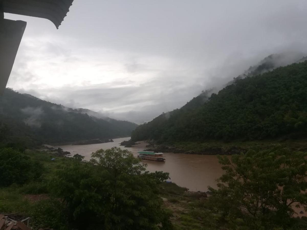 Апартаменты Mekong Backpackers Пакбенг Экстерьер фото