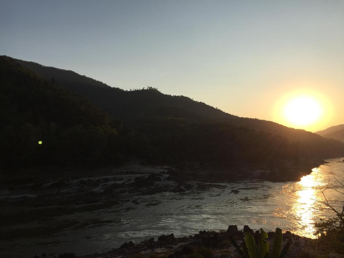 Апартаменты Mekong Backpackers Пакбенг Экстерьер фото