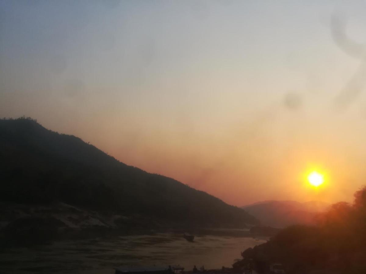 Апартаменты Mekong Backpackers Пакбенг Экстерьер фото